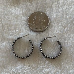 James Avery margarita daisy hoop earrings